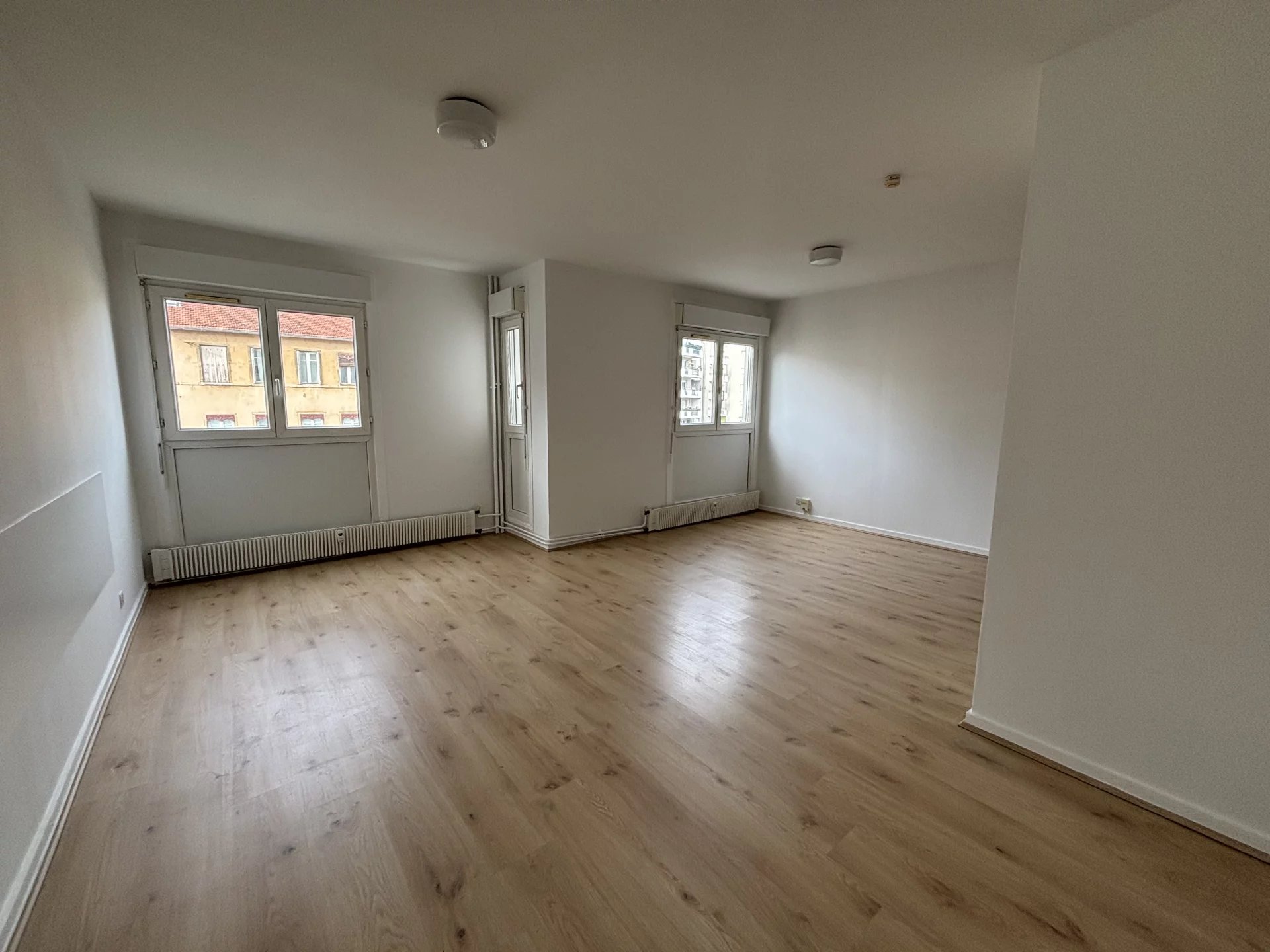 A LOUER -T1 DE 36.65M2 A VILLEURBANNE, COURS EMILE ZOLA QUARTIER CHARPENNES